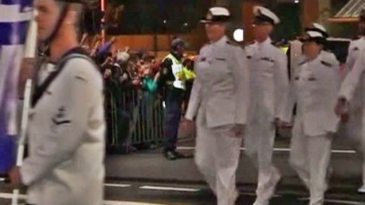 Soldaţii gay au participat la paradă în uniforme, pentru prima dată